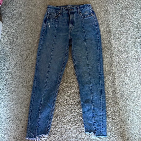 American Eagle Outfitters Denim - American Eagle mom jeans size 0 regular 100% cotton.